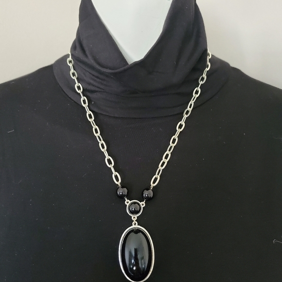 Necklace - Picture 1 of 4